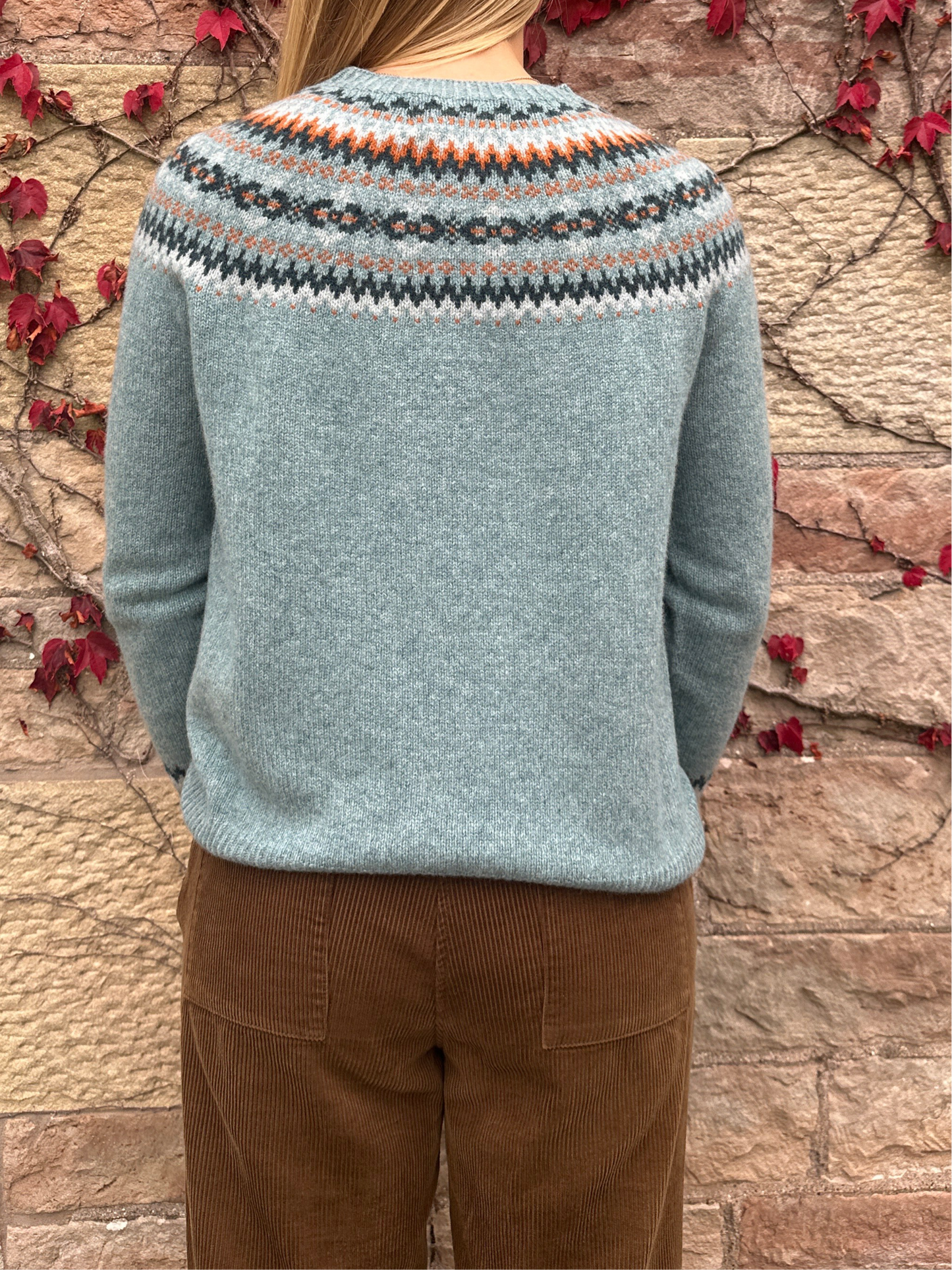 Harley Of Scotland Supersoft Yoke Sweater In Oribe Green