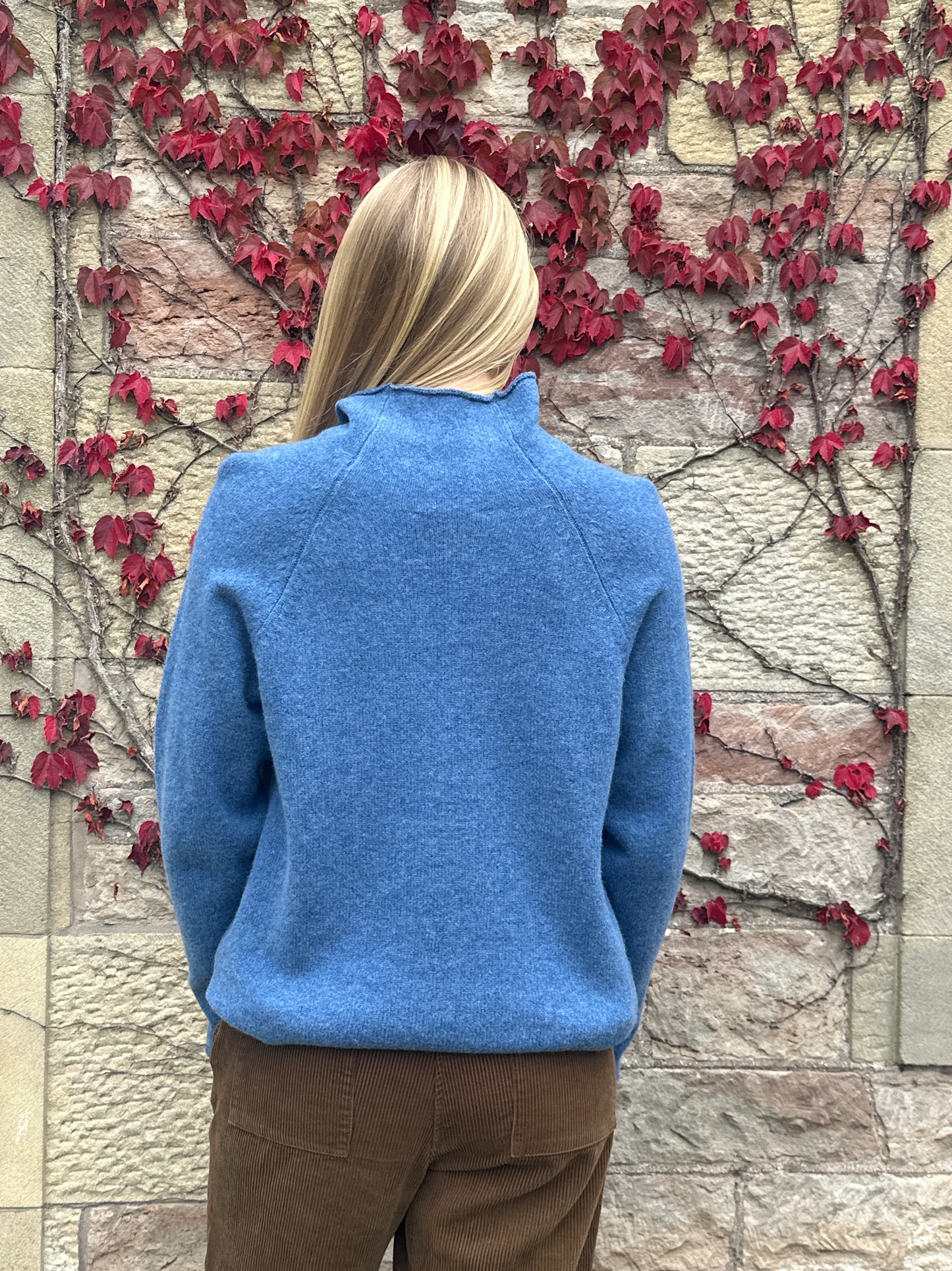 Eribe Corry Raglan Pulllover In Jeans