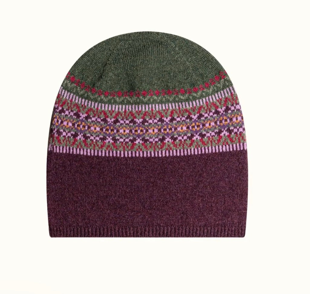 New Eribe Alloa Beanie In Tyrian-Thistle