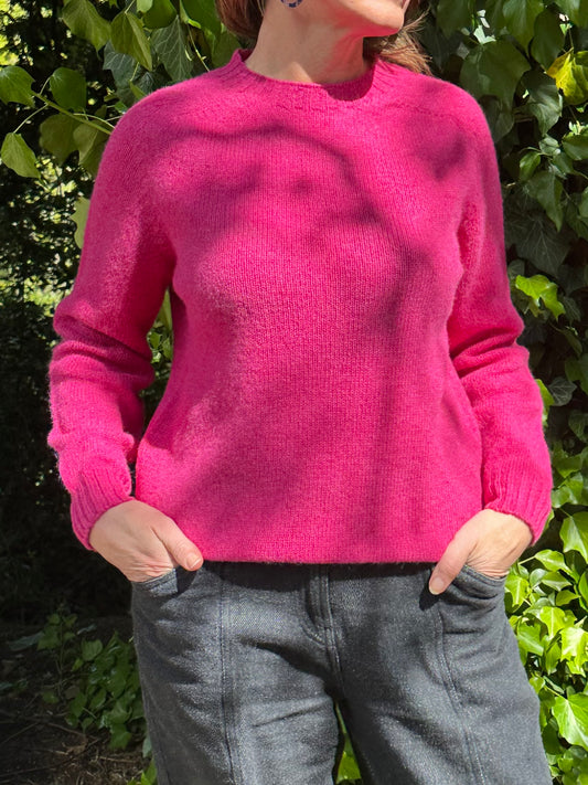 New Harley Of Scotland Crew Neck Sweater In Lipstick