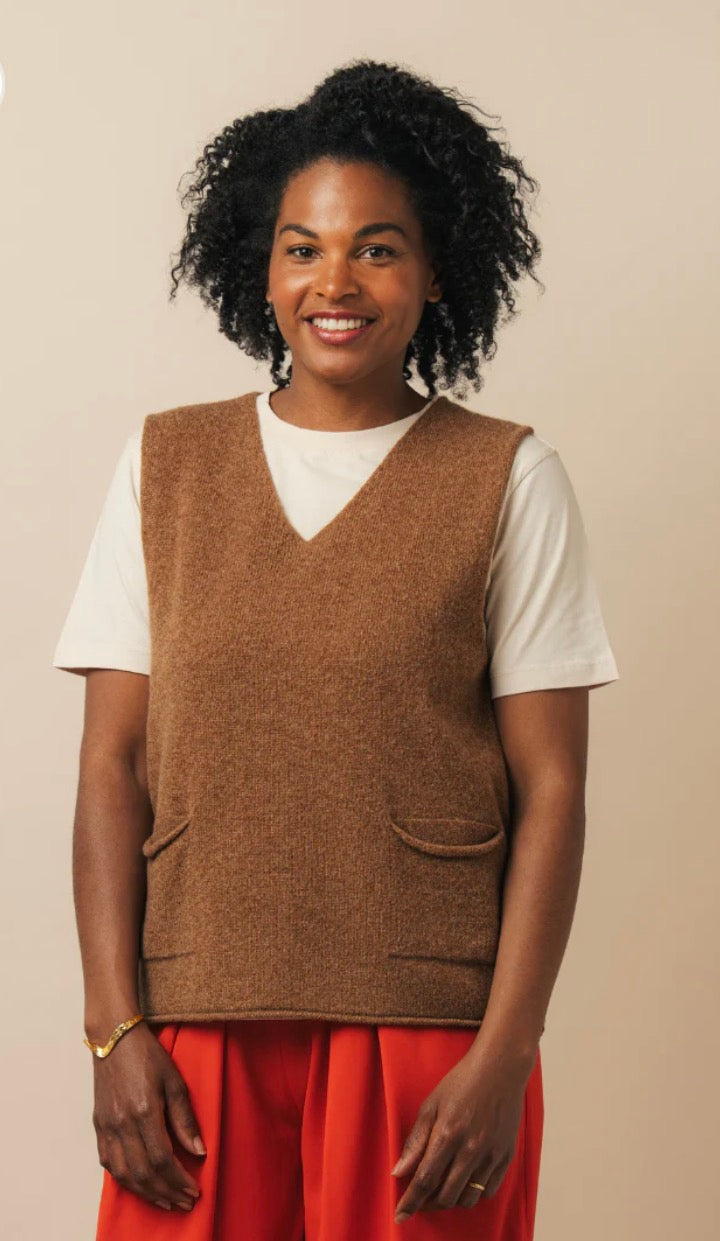 New Eribe Corry V-Neck Tank Top In Driftwood