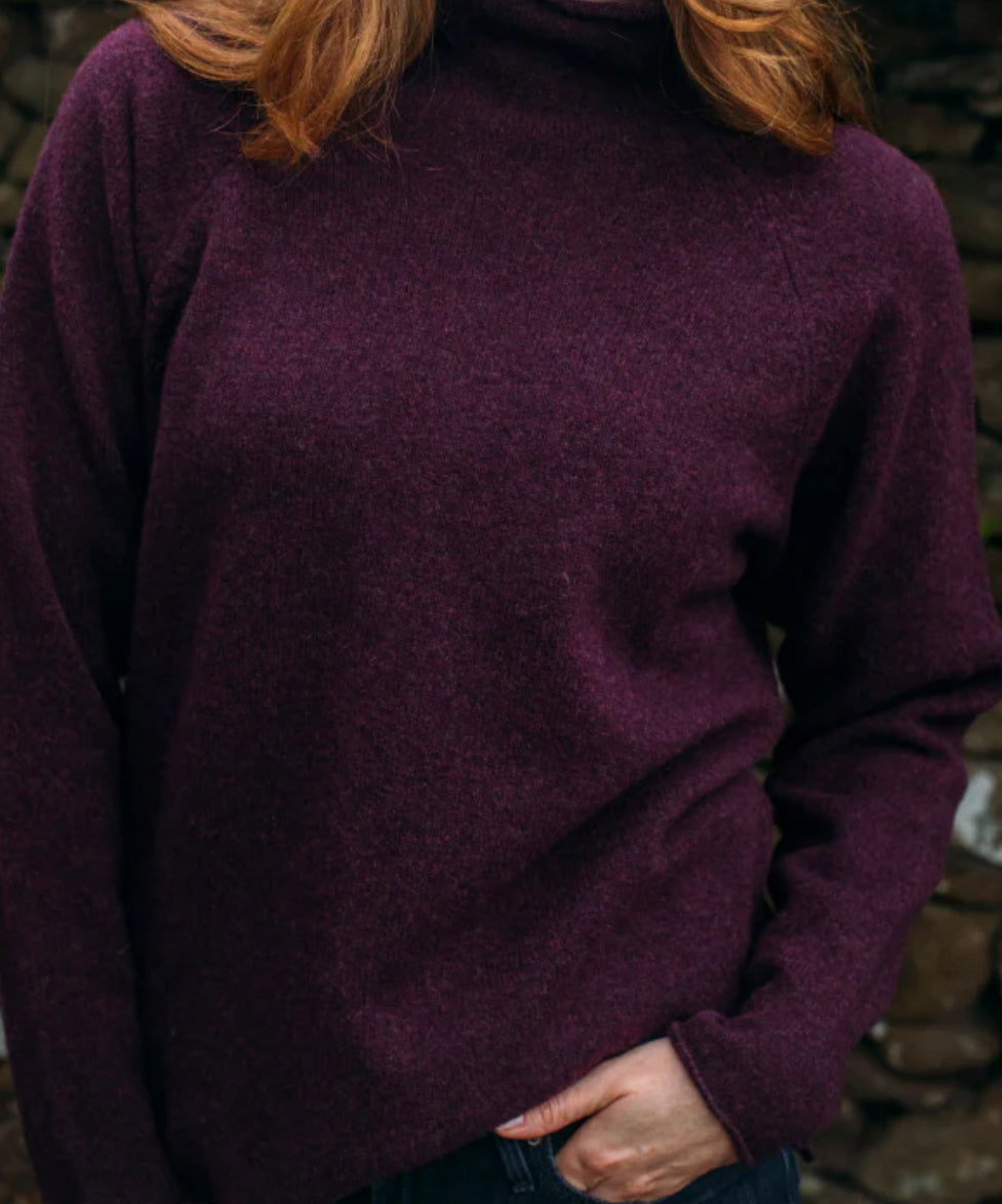 Eribe Corry Raglan Pulllover In Blackgrape