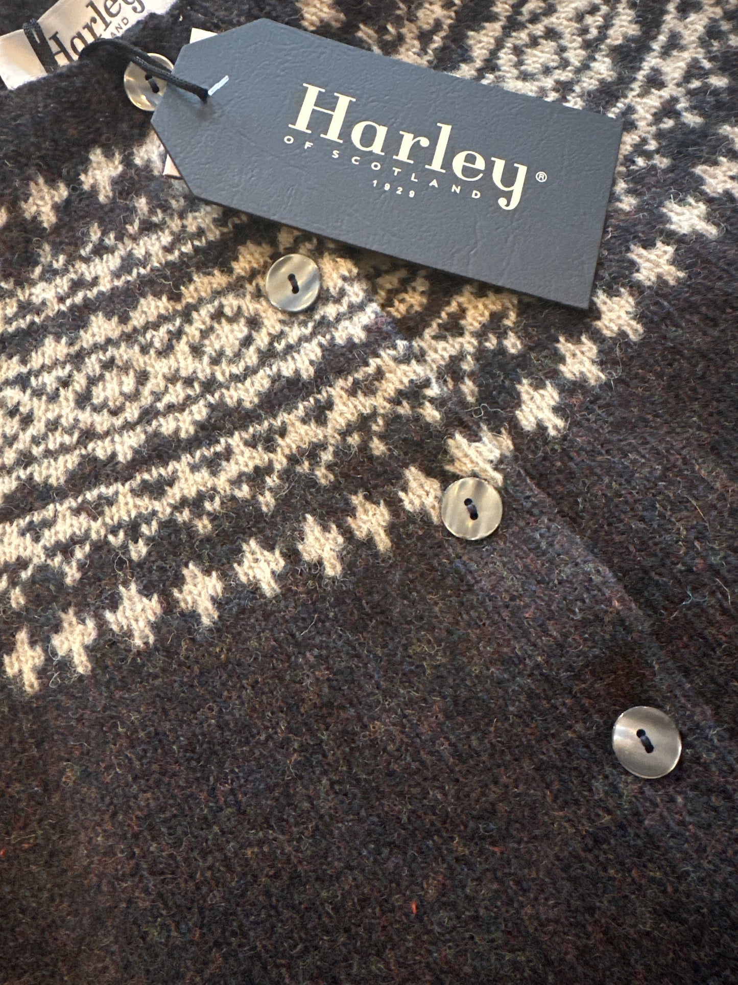 Harley Of Scotland New Shetland Cardigan In Volcano