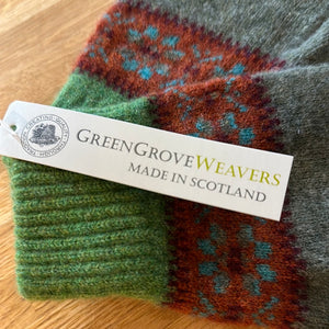 Green Grove Weavers Islay Gloves In Parakeet Fairisle