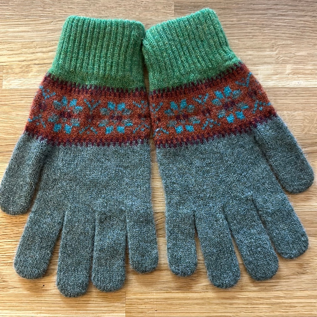 Green Grove Weavers Islay Gloves In Parakeet Fairisle