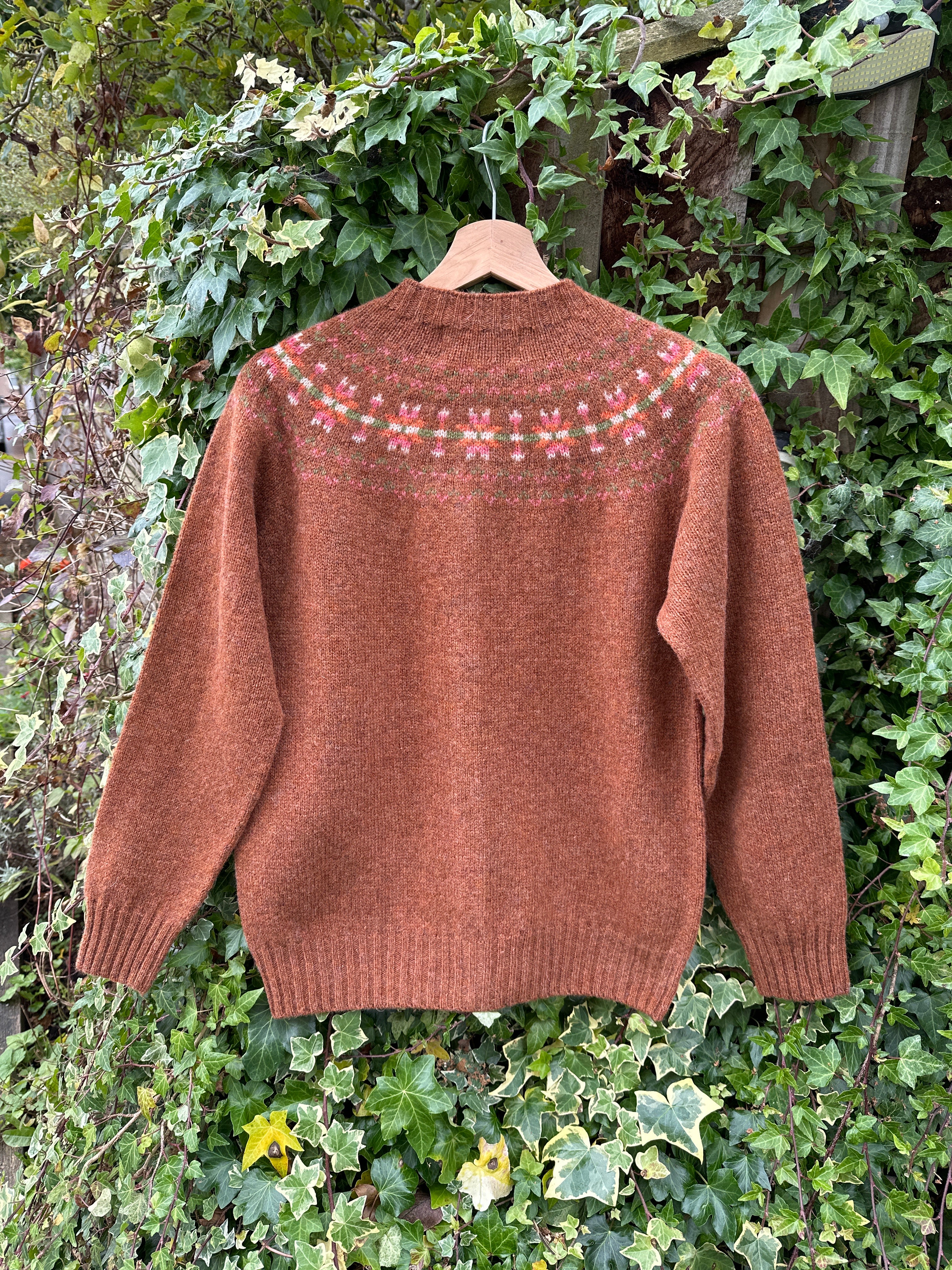 Harley Of Scotland New Fairisle Cardigan In Sienna