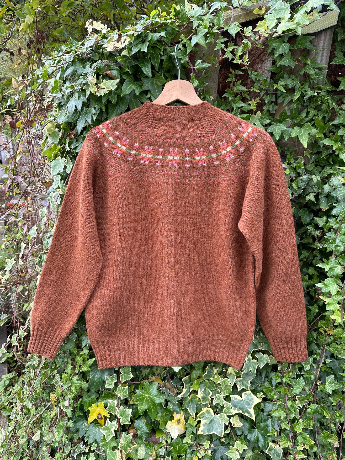 Harley Of Scotland New Fairisle Cardigan In Sienna