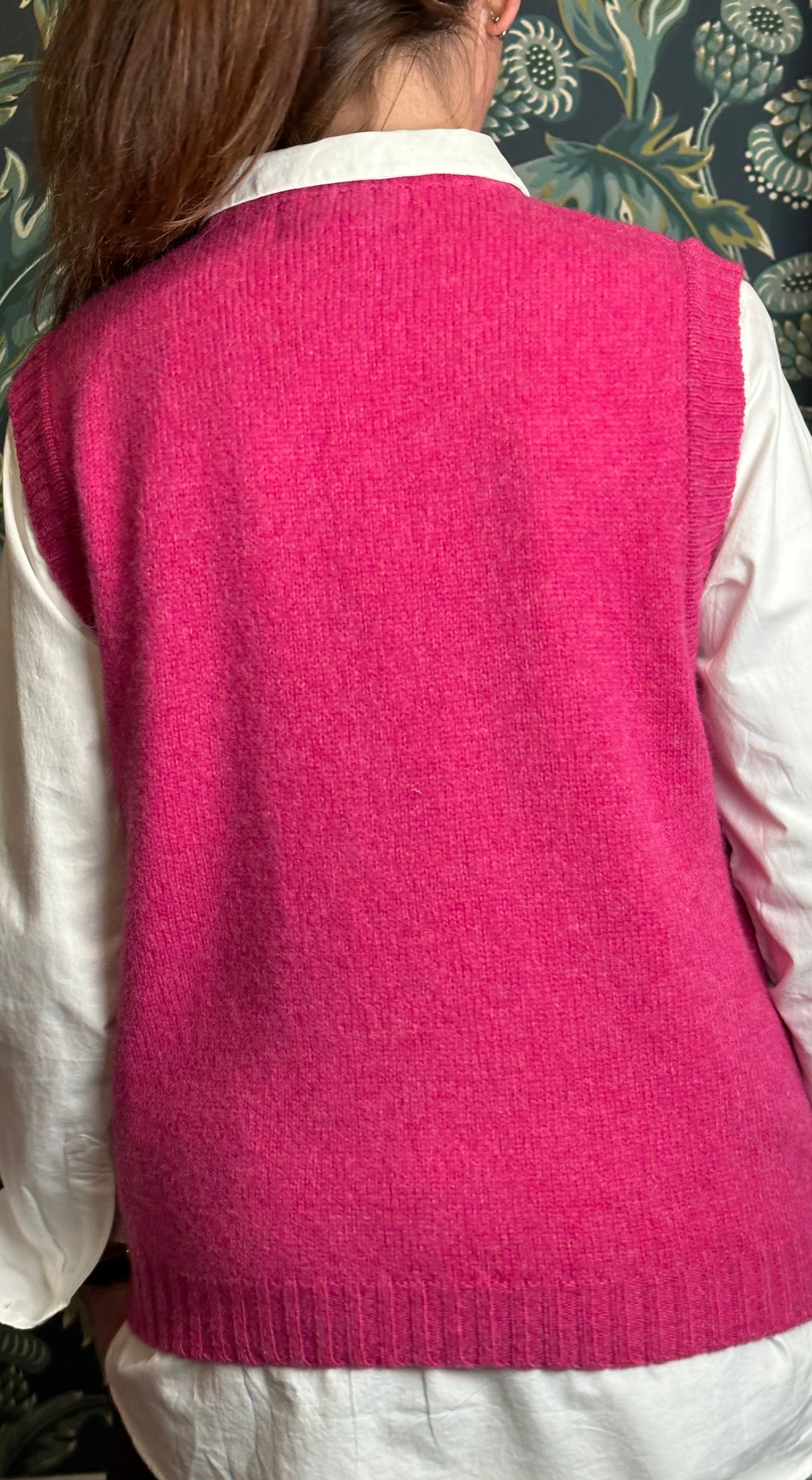 SALE Harley Of Scotland Vest In Carnation