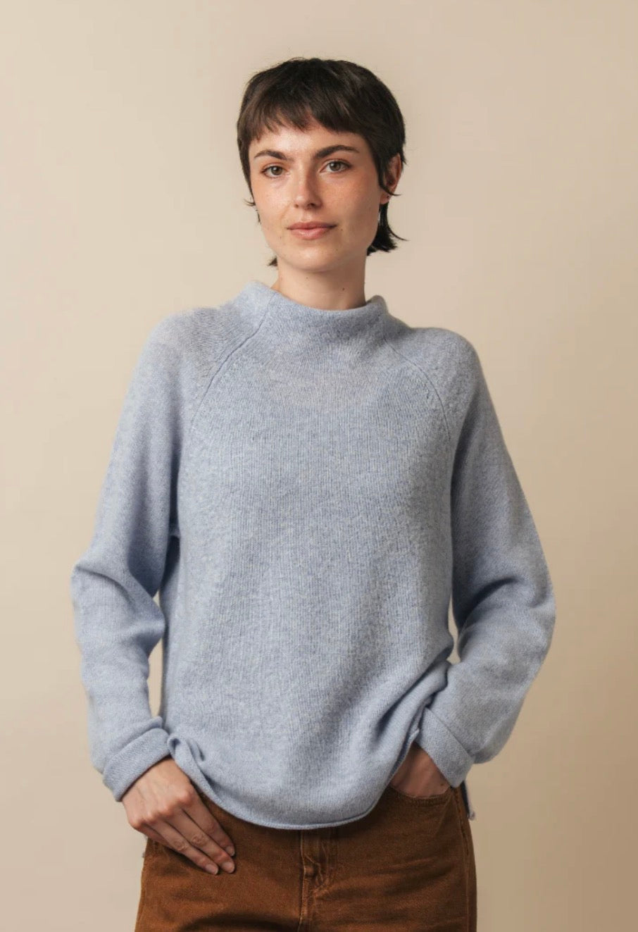 New Eribe Corry Raglan Pulllover In Angelite