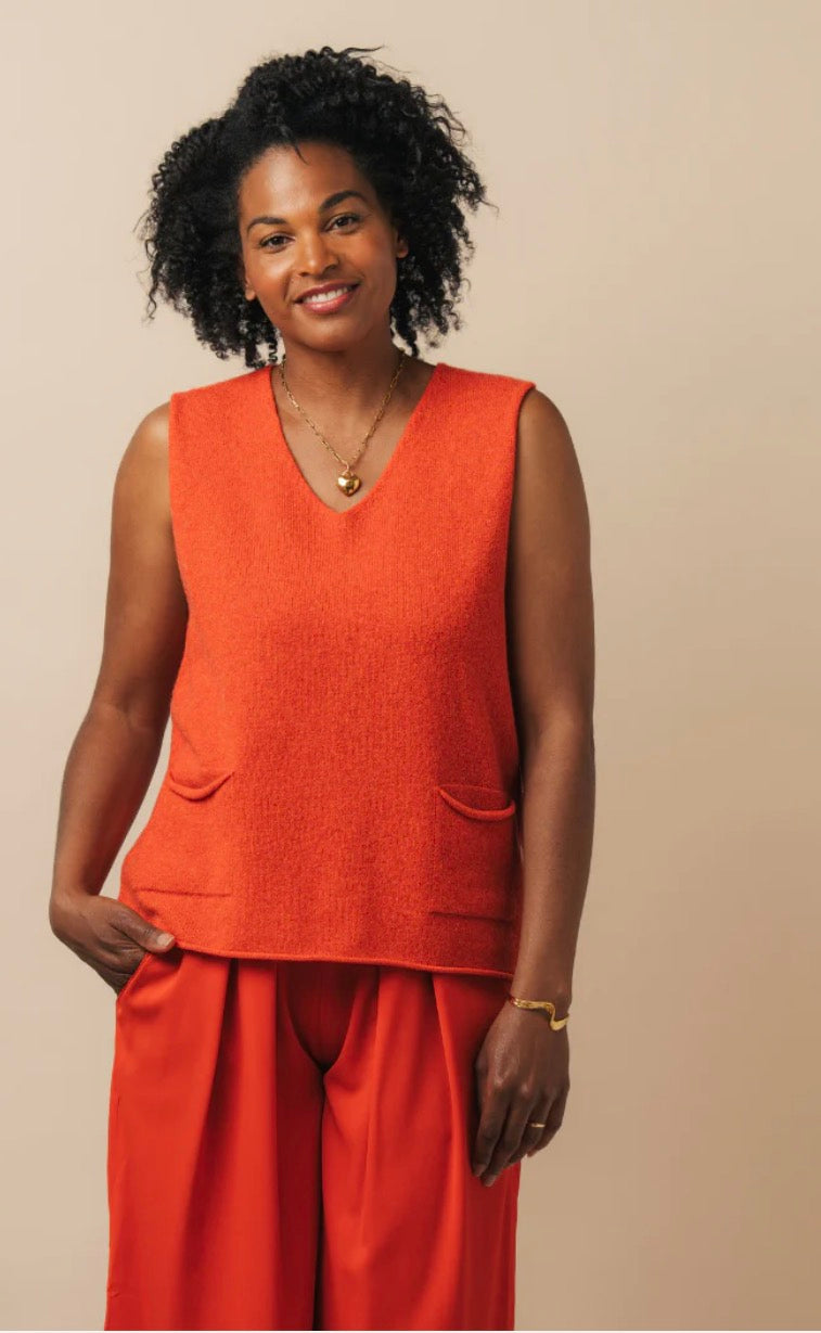 New Eribe Corry V-Neck Tank Top In Inferno