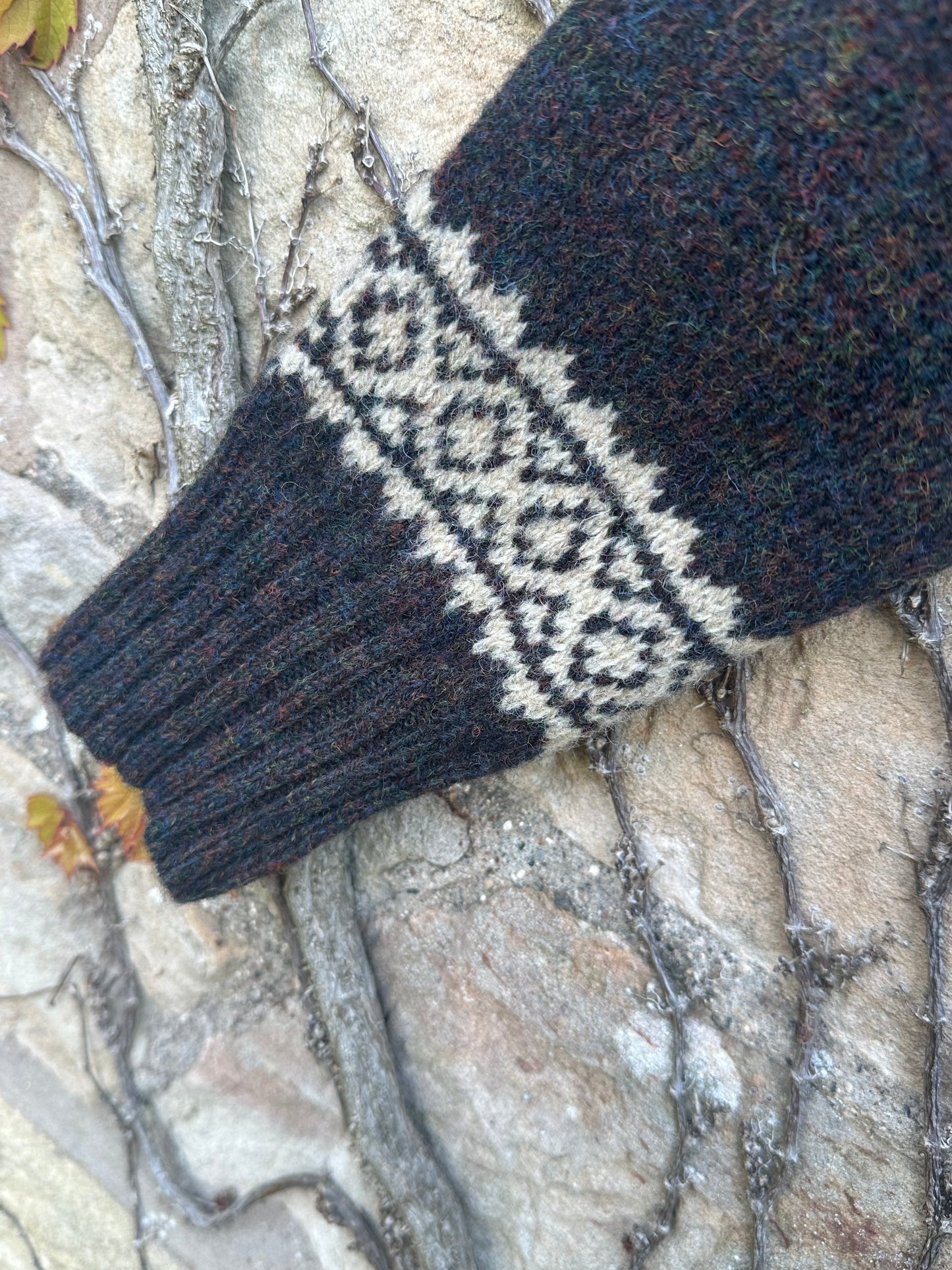 Harley Of Scotland New Shetland Cardigan In Volcano