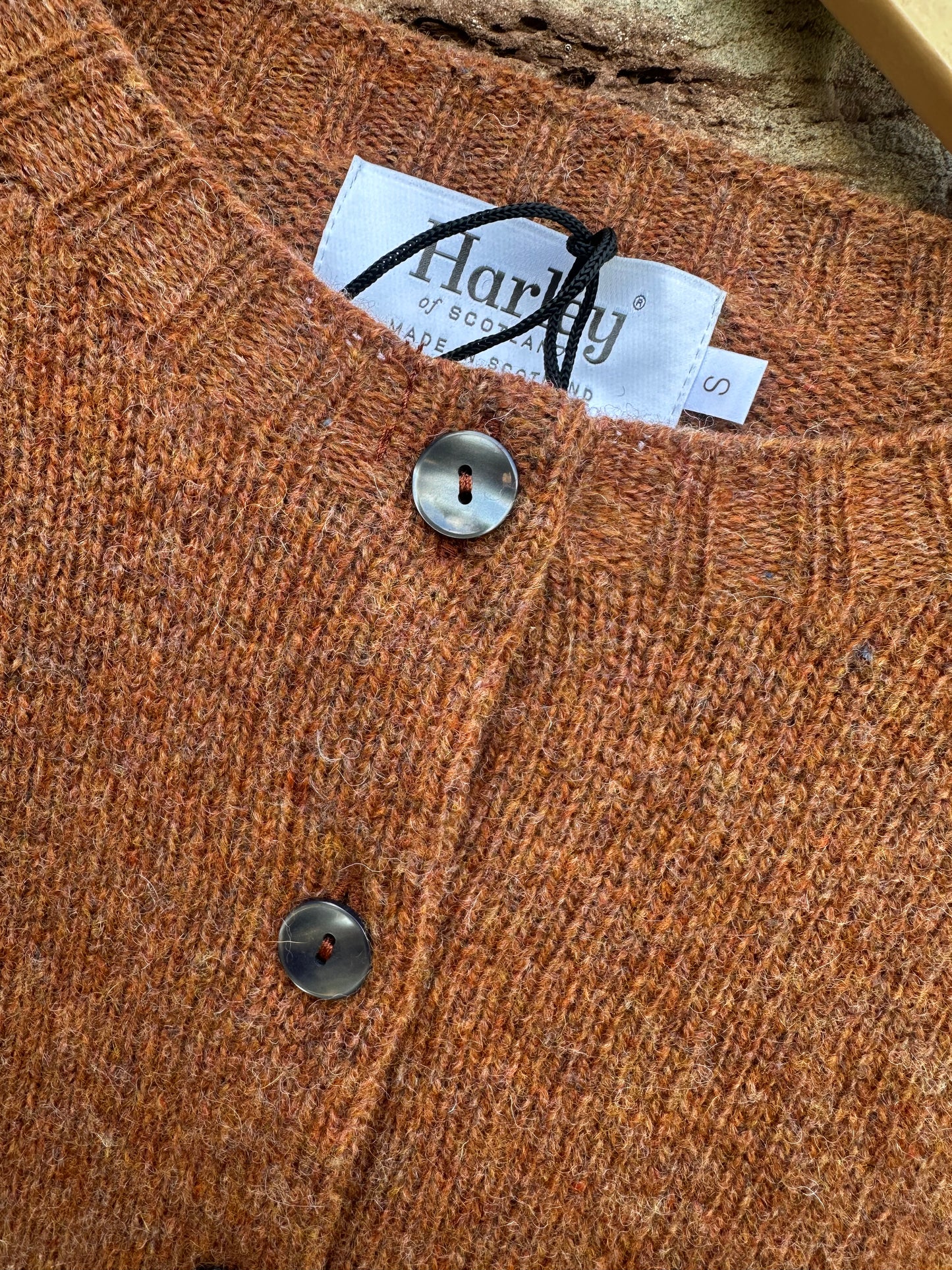 Harley Of Scotland New Shetland Cardigan In Whisky