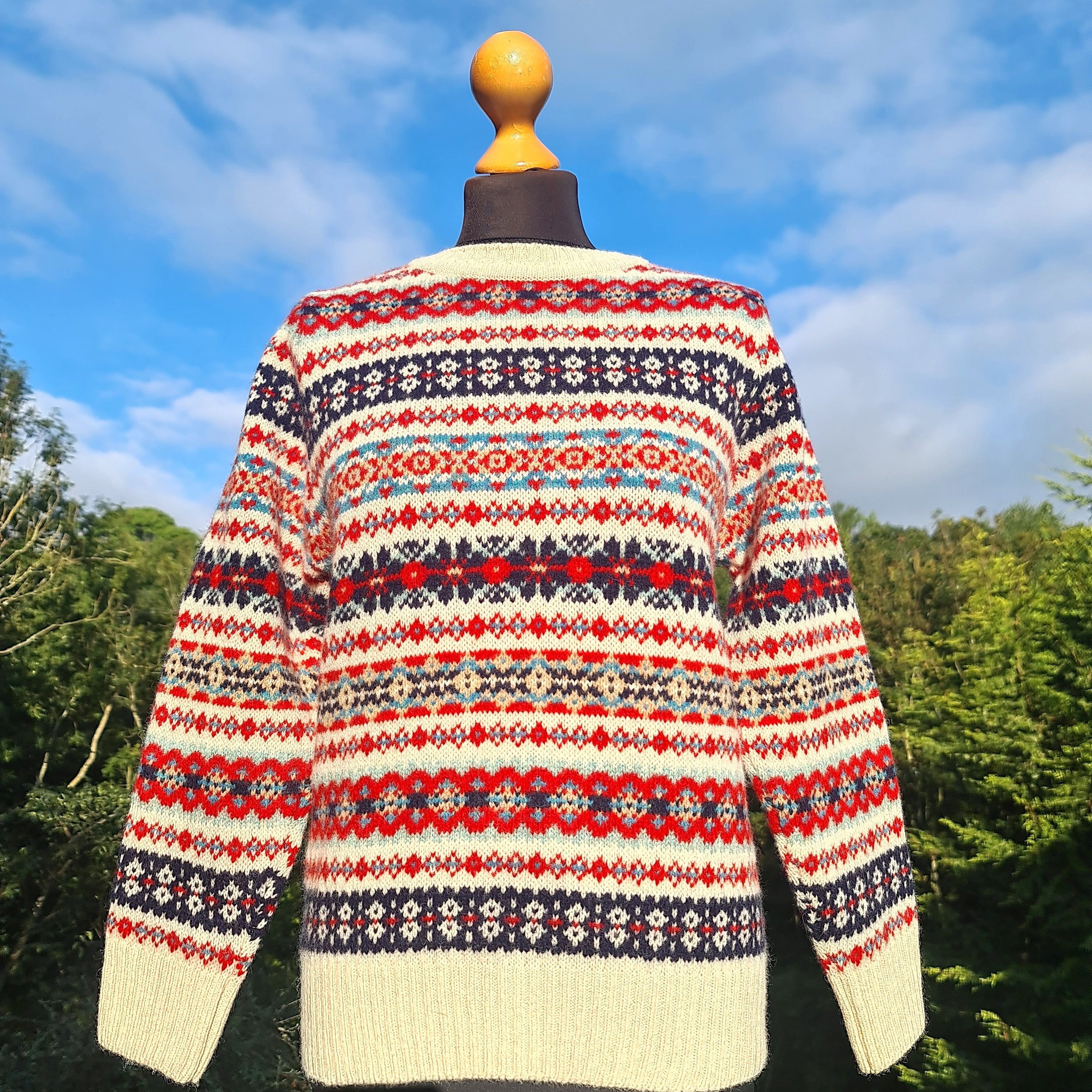 Harley Of Scotland All over Fairisle In Cream