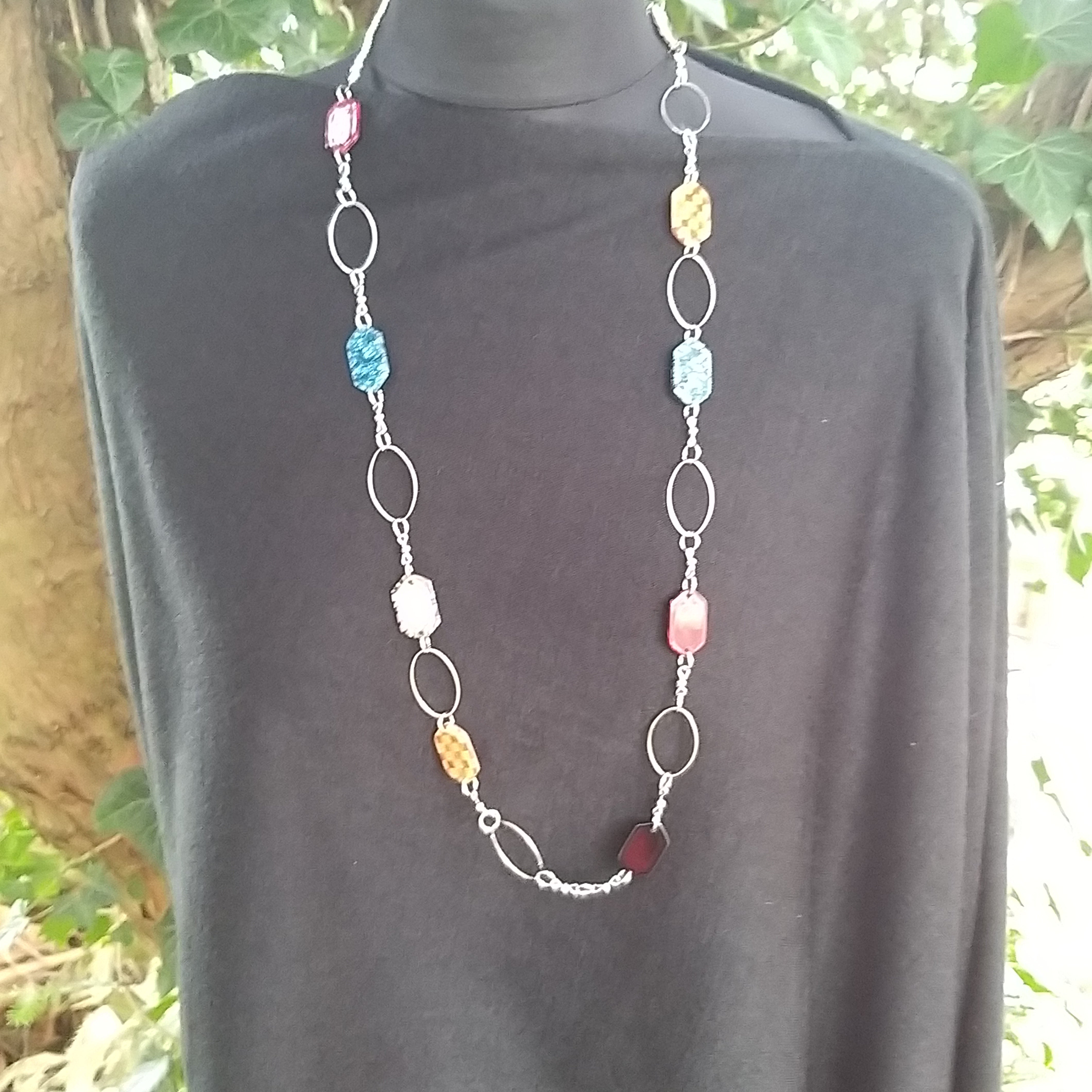 Stunning Link And Shape Necklace