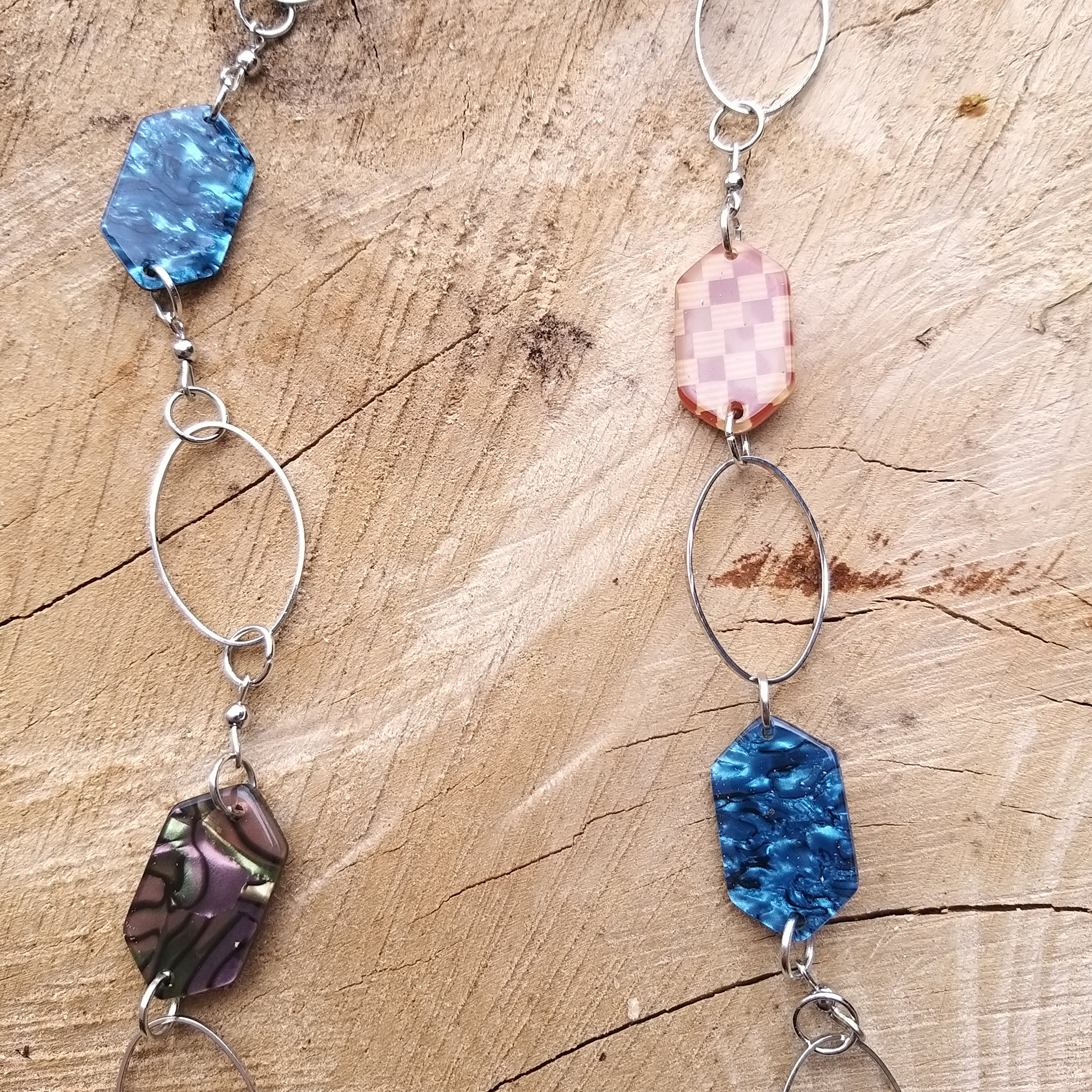 Stunning Link And Shape Necklace